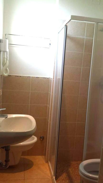 Hotel Galles Римини Номер фото