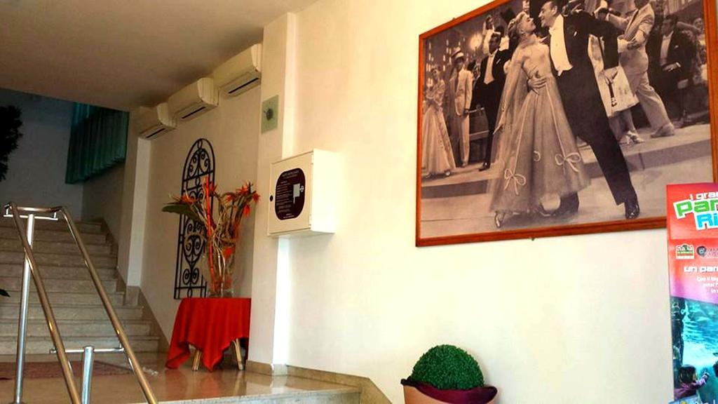 Hotel Galles Римини Экстерьер фото