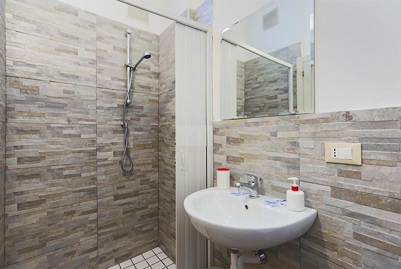 Hotel Galles Римини Экстерьер фото