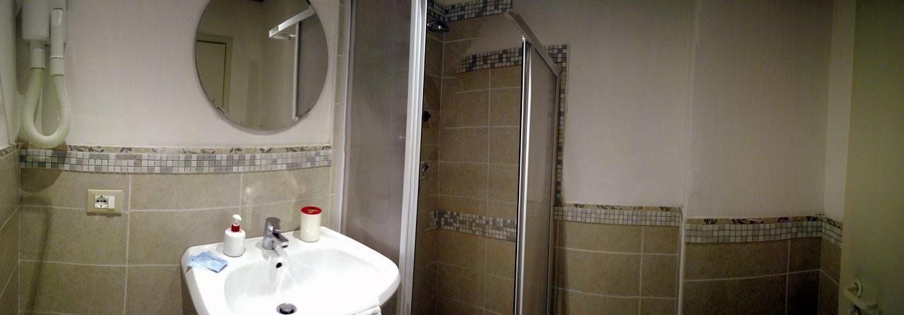 Hotel Galles Римини Экстерьер фото