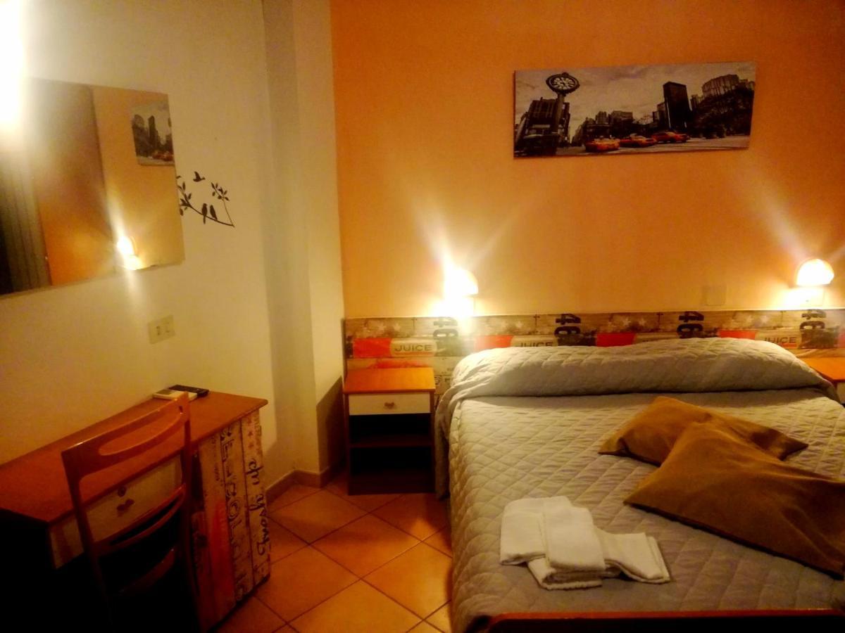 Hotel Galles Римини Экстерьер фото