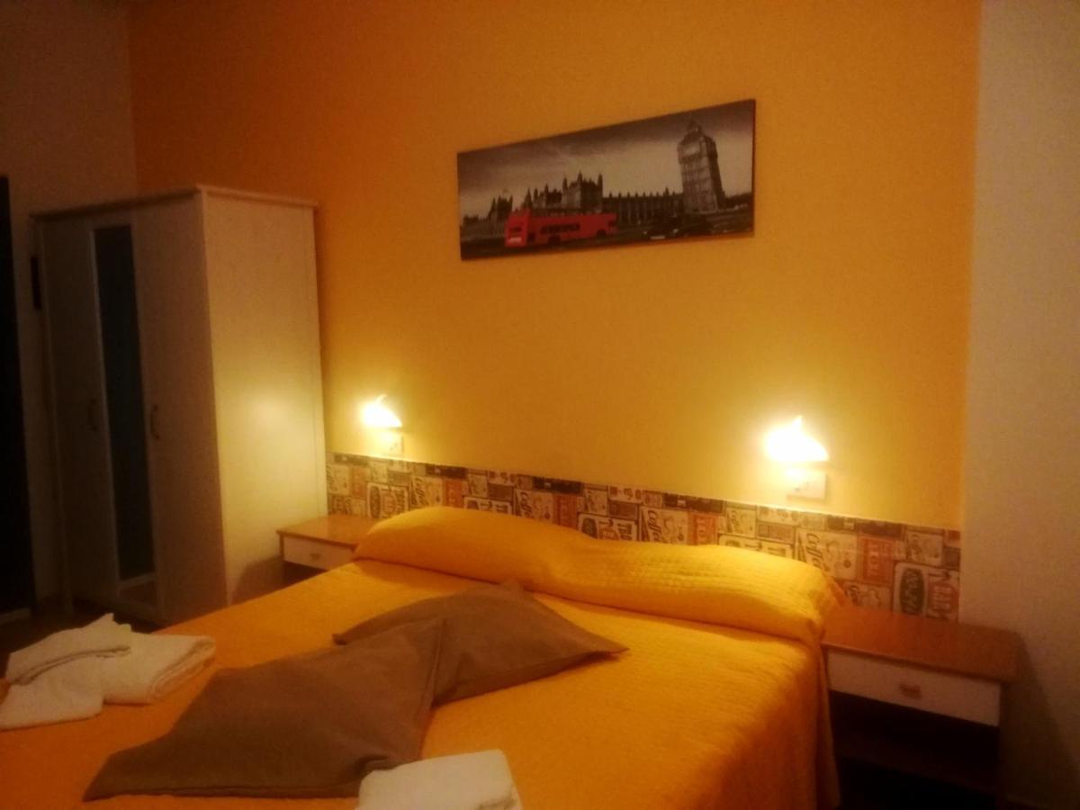 Hotel Galles Римини Экстерьер фото