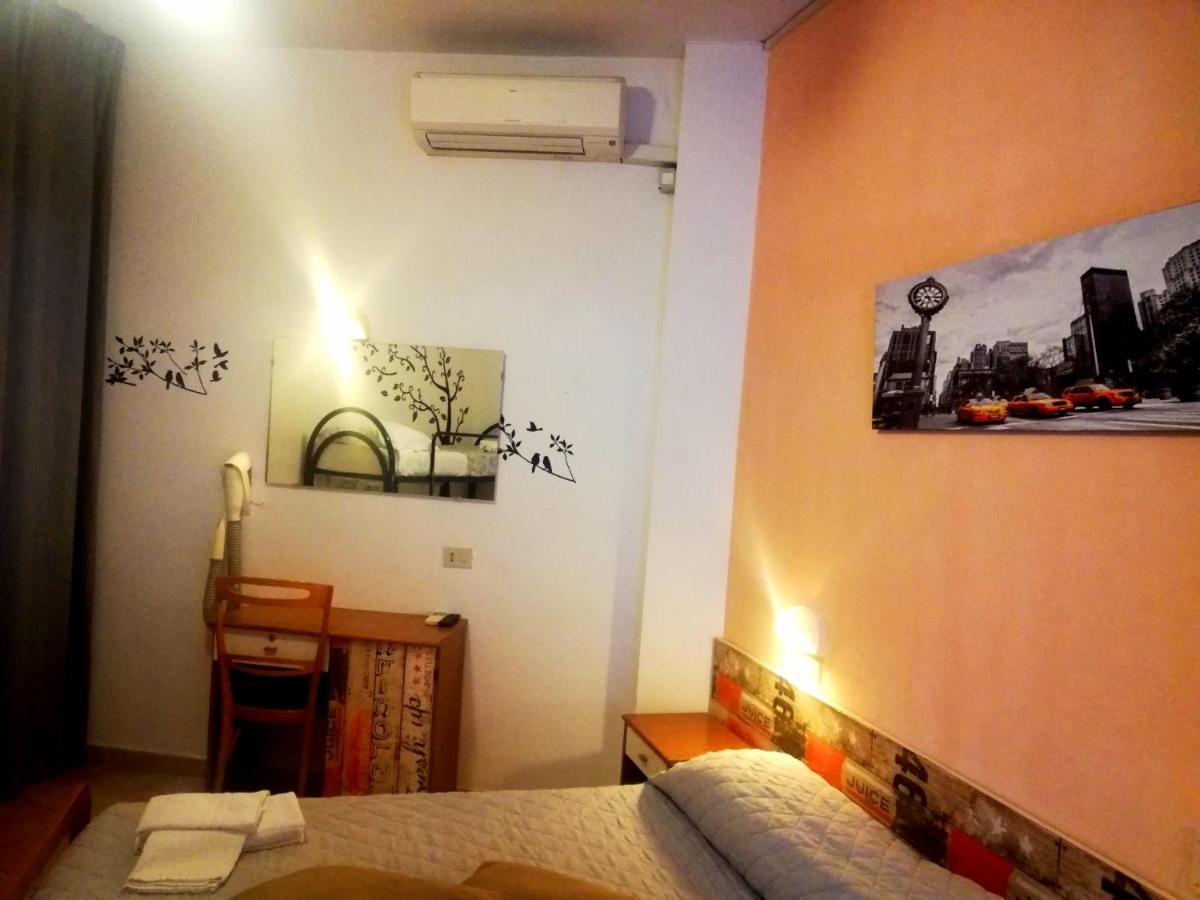 Hotel Galles Римини Экстерьер фото
