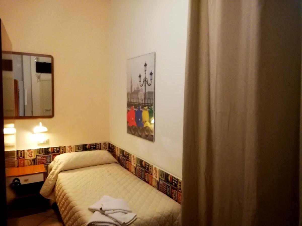 Hotel Galles Римини Экстерьер фото