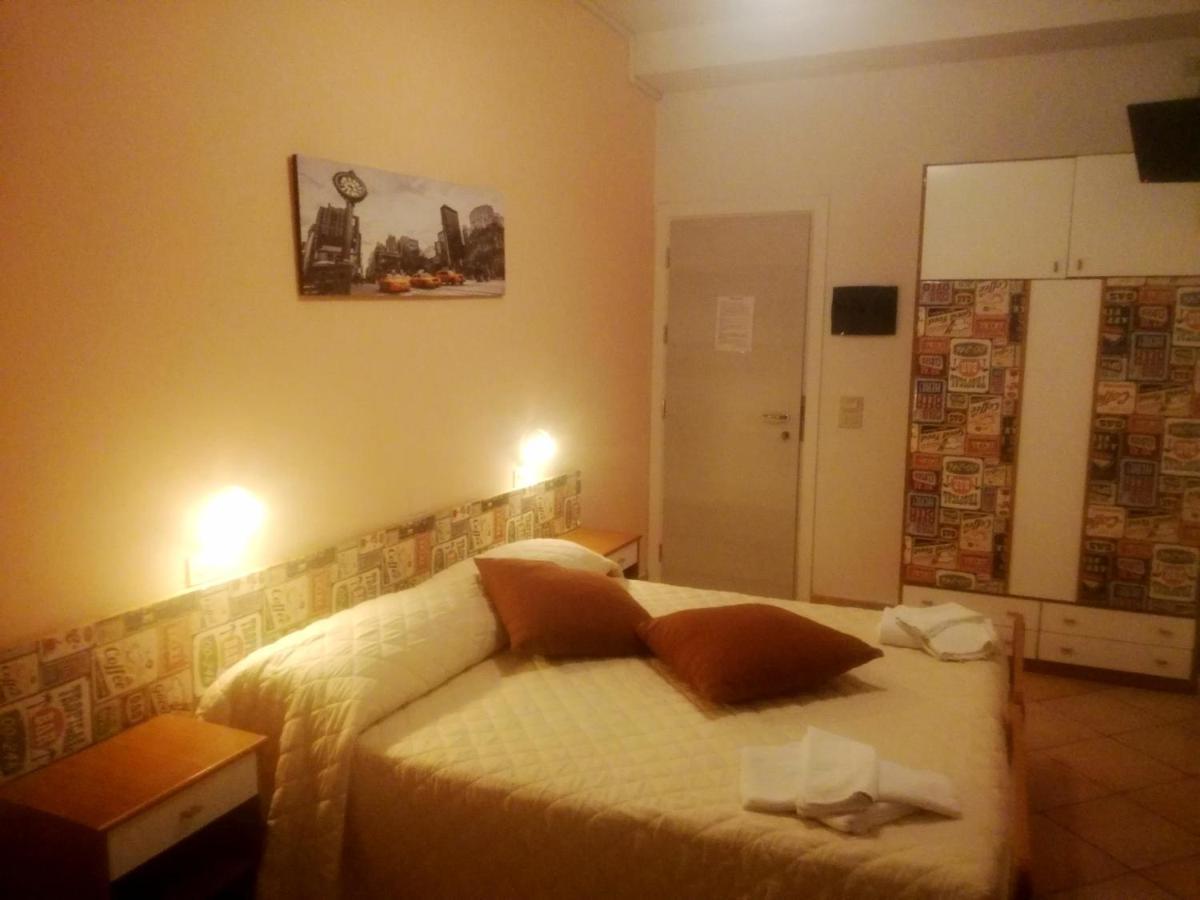 Hotel Galles Римини Экстерьер фото