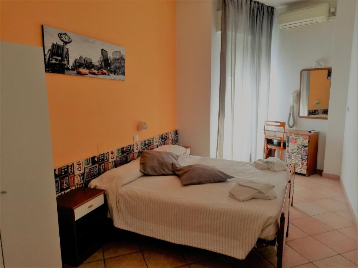 Hotel Galles Римини Экстерьер фото
